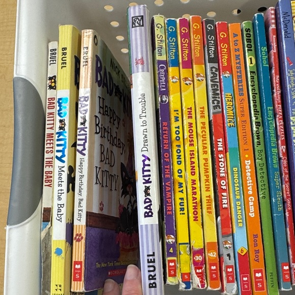 Kids Paperback Book Lot of 34 books— graphic novels, silly stories, mysteries - Picture 2 of 6